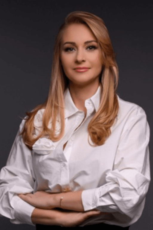 Anna Weiner - 512 x 768